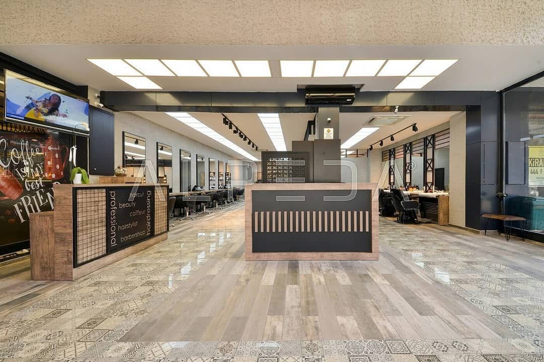 Harun Kaya Hair Palace salon içi