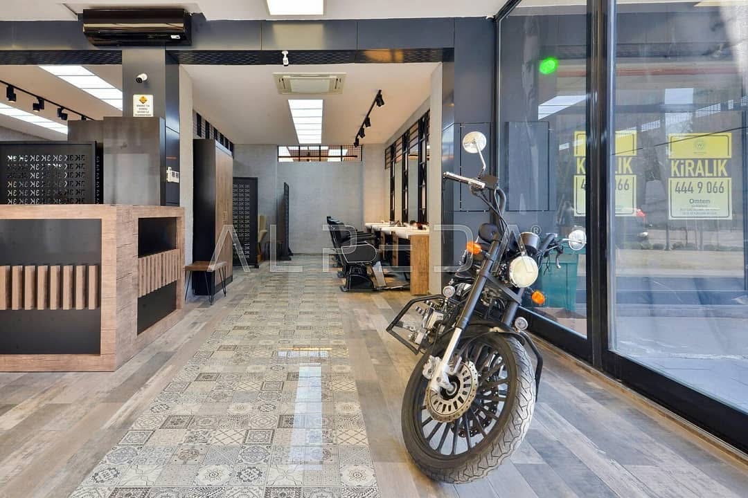 Harun Kaya Hair Palace girişi